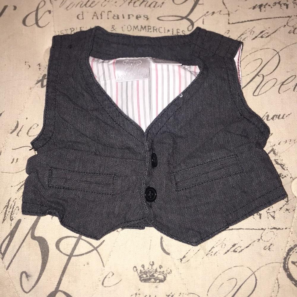 “Koala baby” Dark gray dress vest. NB.